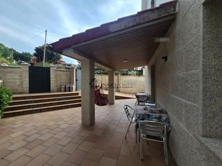 Casa a Moaña. Vivienda unifamiliar con terreno en moaña  ideal para inversión
