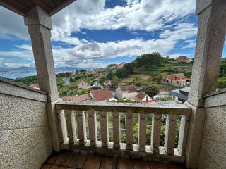 Towny house in Moaña. Excelente oportunidad de adquirir un chalet pareado de piedra a