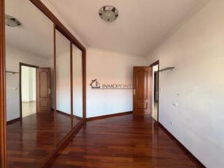 Pis a Zona de Plaza de Barcelos. Apartamento a la venta en rúa da seca, pontevedra. el inmueble s