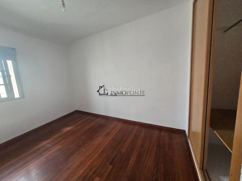 Foto 0c8844f4-7ce9-4c5b-91ac-cbbecd848b65. Casa aparellada a Marín