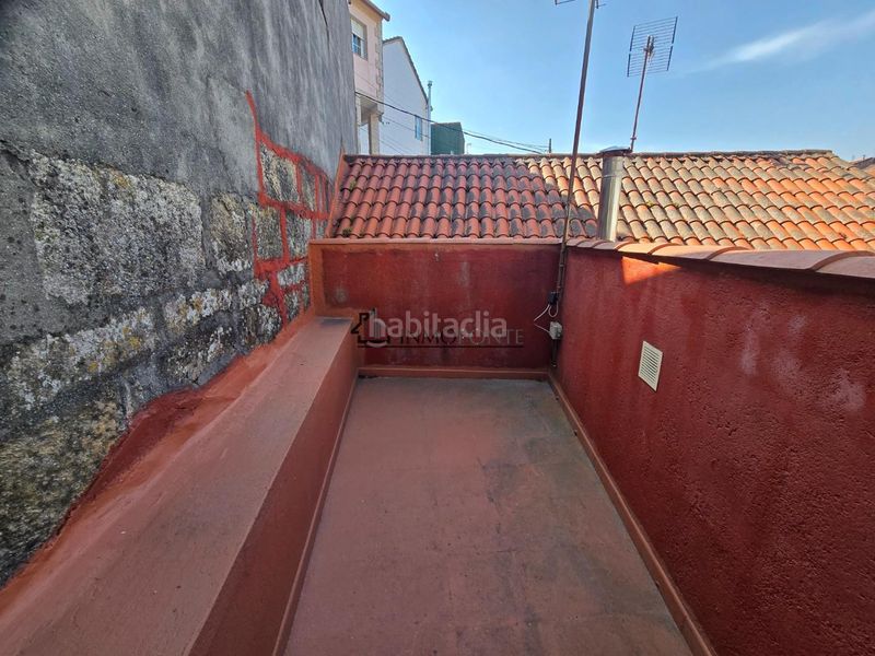 Foto 2d79bf09-16f4-485b-8835-45c47ebd5219. Casa aparellada a Marín