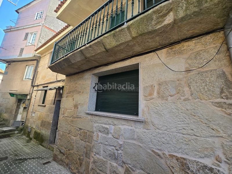 Foto 6d102720-c15f-4a39-9808-f1a6a2a01e8e. Casa aparellada a Marín