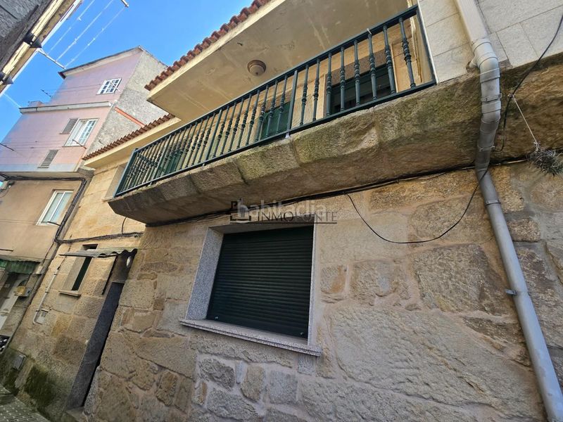 Foto d38011a9-499a-4827-af2c-41c0a6783e9b. Casa aparellada a Marín