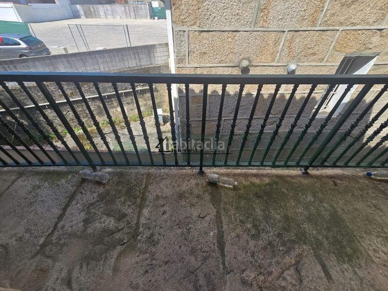 Foto e6ff165f-b893-491f-8bc5-28601073aae1. Casa aparellada a Marín
