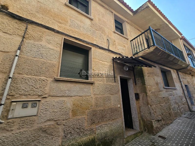Foto ed036b5b-d0e8-4e93-a868-508cfbd82f9b. Casa aparellada a Marín