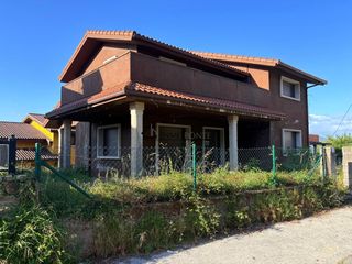 Casa  Mangoeiro - sta.cristina. Si buscas un hogar que combine espacio, tranquilidad y la posibi