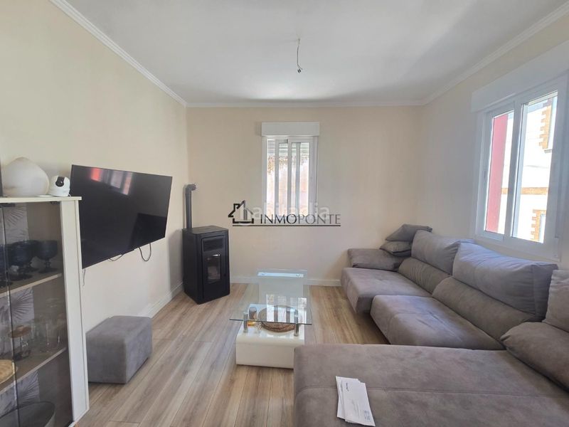 Foto fc507342-7a24-4079-bda1-ad064e05eefc. Casa amb calefacció a Marín