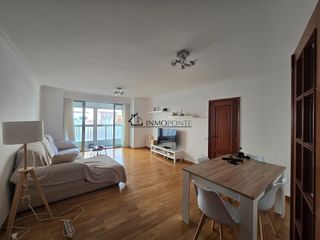 Etagenwohnung in Marín. Amplio y luminoso piso de 5 habitaciones con garaje incluido en
