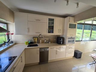 Appartamento in Marín. Amplio y luminoso piso de 5 habitaciones con garaje incluido en