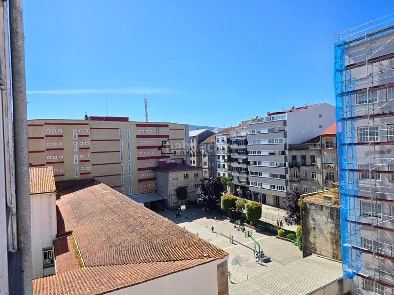 Foto ceb5452d-bcc0-49d5-b728-c21842836e2c. Pis amb calefacció aparcament a Zona de Plaza de Barcelos Pontevedra