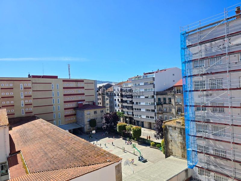 Foto ffc1855b-bfd2-40d8-843d-0d8a726b49e1. Pis amb calefacció aparcament a Zona de Plaza de Barcelos Pontevedra