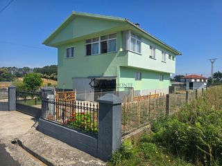 Casa a Estrada (A). Casa independiente con finca de 2932 m cerca de a estrada se ven