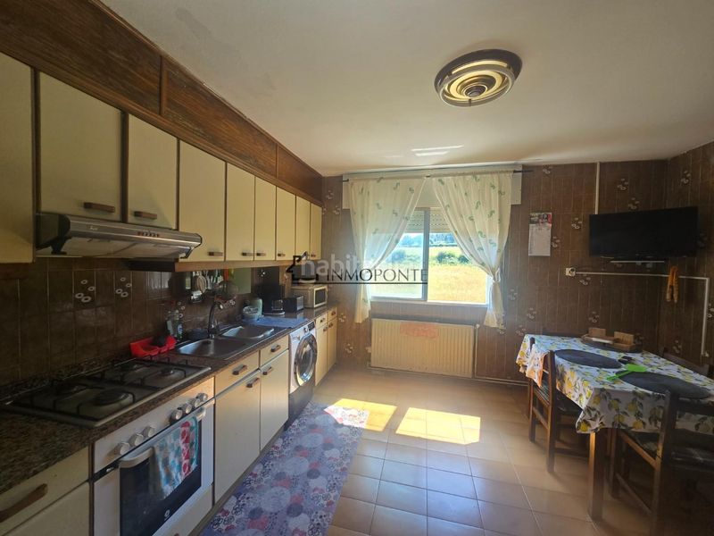 Foto d0c22d14-a7c5-424c-9ac3-3edfded1d837. Casa amb calefacció aparcament a Estrada (A)