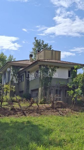 Foto 3ada6eec-937b-4001-9a72-765e0ed61d5a. Casa amb calefacció aparcament a Forcarei