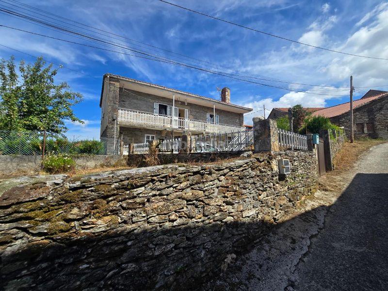 Foto 8157528c-79e1-4966-9a53-638dc439d514. Casa amb calefacció aparcament a Forcarei