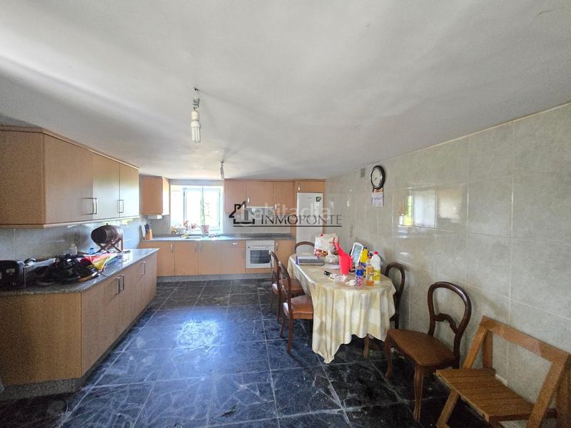 Foto ce98c657-f390-4fc7-a8ae-f278767e7425. Casa amb calefacció aparcament a Forcarei