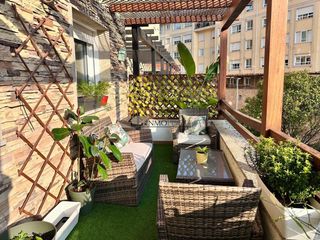 Flat in San Salvador - Caeira. Se vende piso de 2 habitaciones con amplia terraza en poio ponte