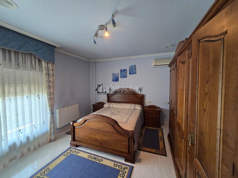 Foto bca755cd-fdc1-485d-9ac9-3d40187e9a01. Casa amb calefacció aparcament a Valga