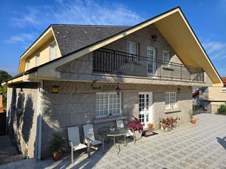 House in La Seca - Los Salgueriños. Se vende casa individual con terreno, só 390 m2 útiles y una par
