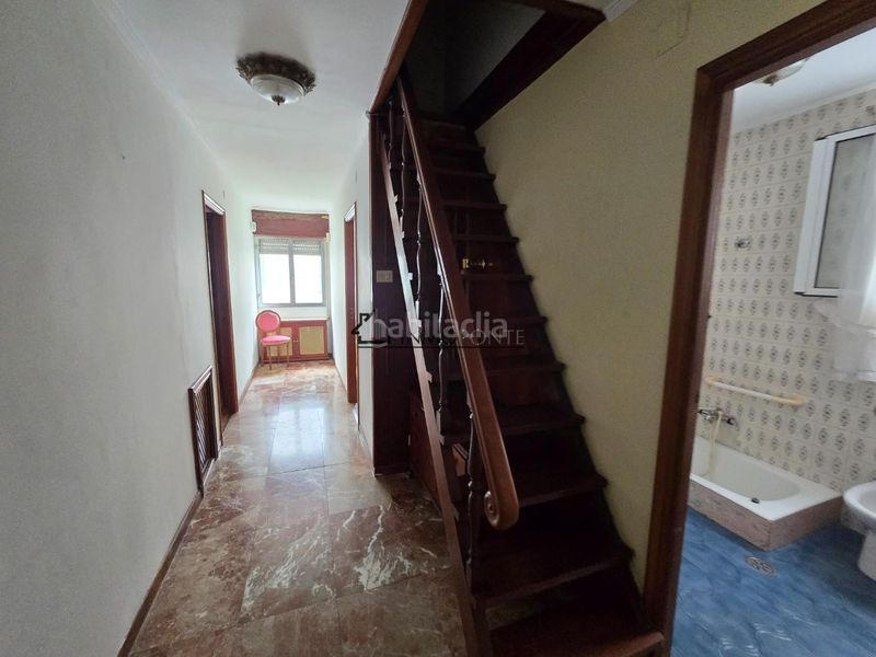 Foto 0bd25b0f-20b1-449f-a50b-47efc61672c3. Casa amb calefacció aparcament a Centro - Echegaray Pontevedra