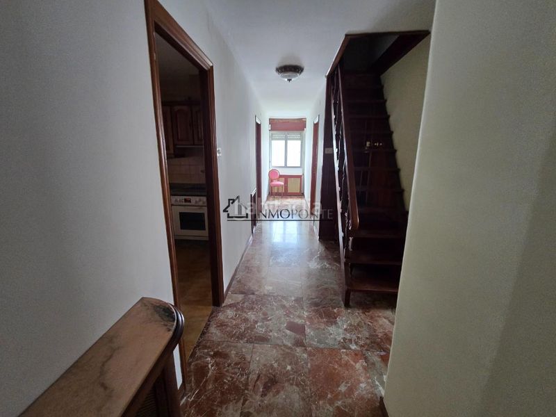 Foto 48e9ce25-0538-4bbe-b282-8b21c6e9431b. Casa amb calefacció aparcament a Centro - Echegaray Pontevedra