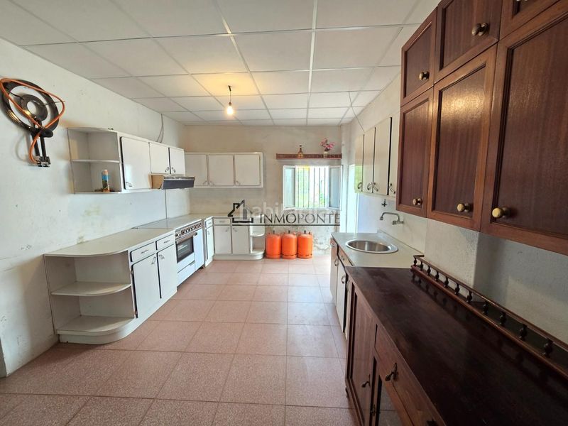 Foto ad4e3c42-0a9f-4e5f-80ea-f75bfb22f659. Casa amb calefacció aparcament a Centro - Echegaray Pontevedra