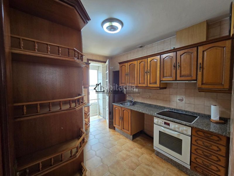 Foto b4469163-f8d7-4547-aaca-5edaf8f87034. Casa amb calefacció aparcament a Centro - Echegaray Pontevedra