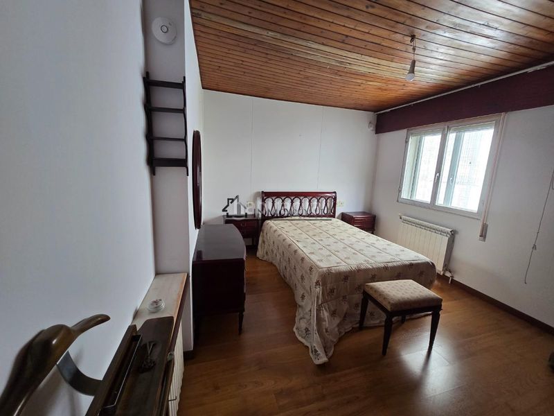 Foto dc4123a3-f654-4236-81a1-4f81b57395fb. Casa amb calefacció aparcament a Centro - Echegaray Pontevedra