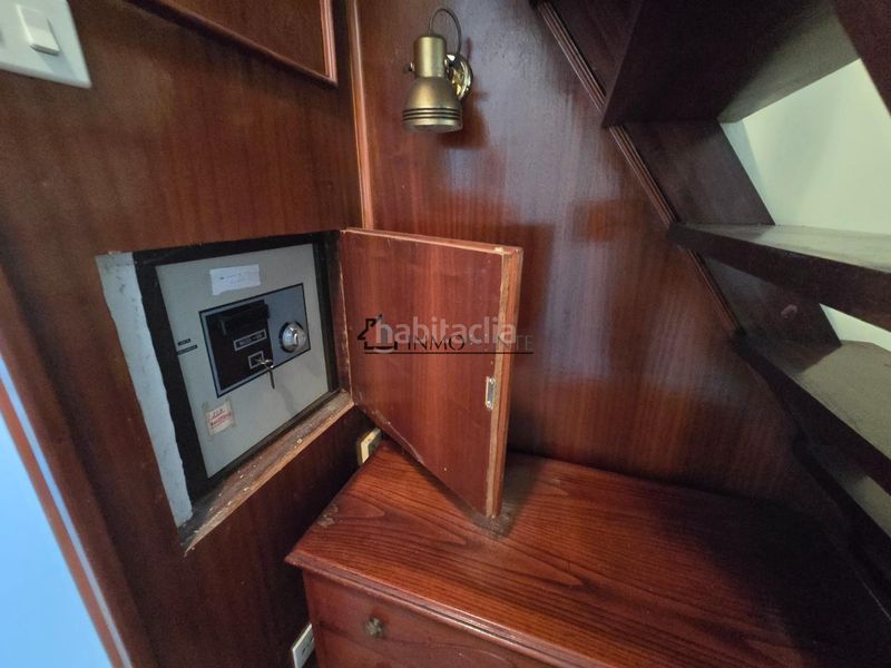 Foto f8dcf705-6213-4f51-bd53-a3b44af25e4d. Casa amb calefacció aparcament a Centro - Echegaray Pontevedra