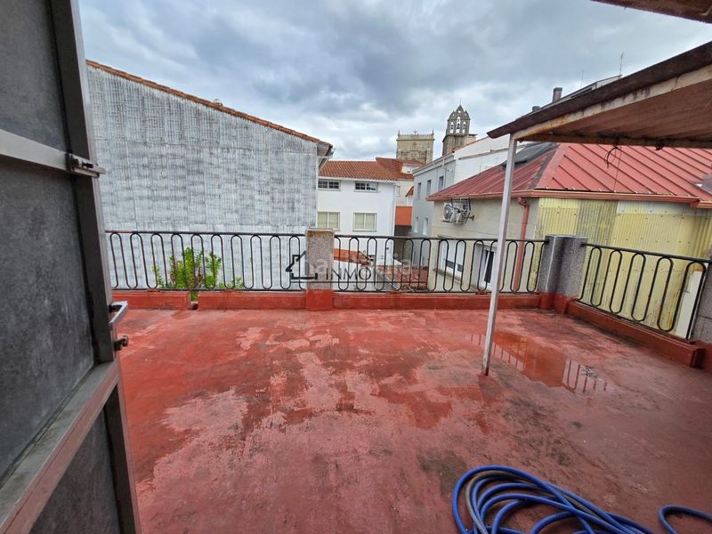 Foto ff20c50a-829f-4b58-ab06-d48b9a2d8999. Casa amb calefacció aparcament a Centro - Echegaray Pontevedra