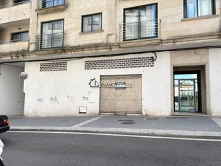 Local Comercial a Marín. Se vende bajo comercial en marín, pontevedra.  el bajo tiene 425