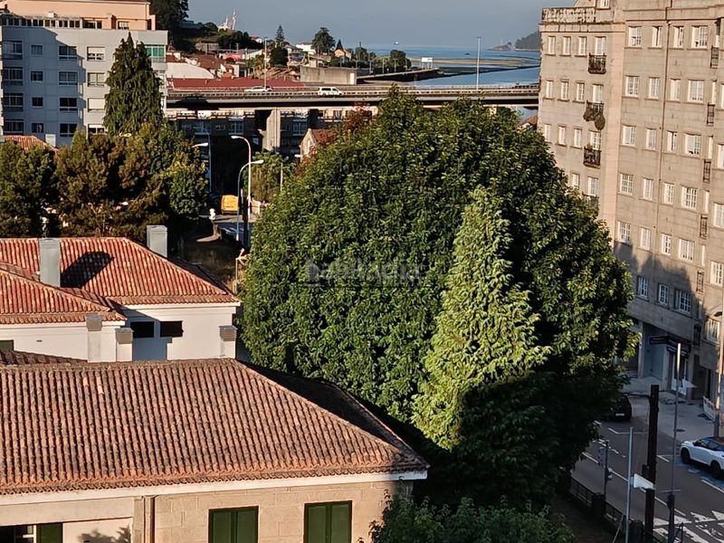 Foto eed948c0-bc4c-4658-bab4-035420745c7d. Pis amb calefacció aparcament a Zona Fernández Labreda Pontevedra