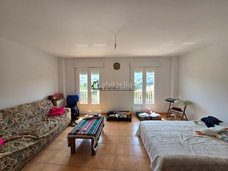 Foto 4886a61b-f63e-47e8-97b6-b54db0c48607. Casa adossada a Forcarei