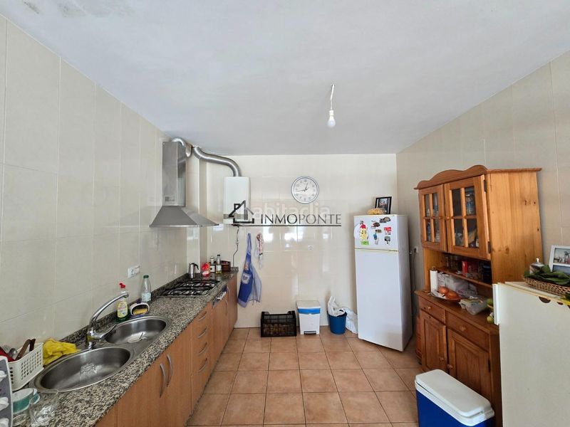 Foto 63cb9640-f674-424e-bdcf-4ff681b45e69. Casa adossada a Forcarei