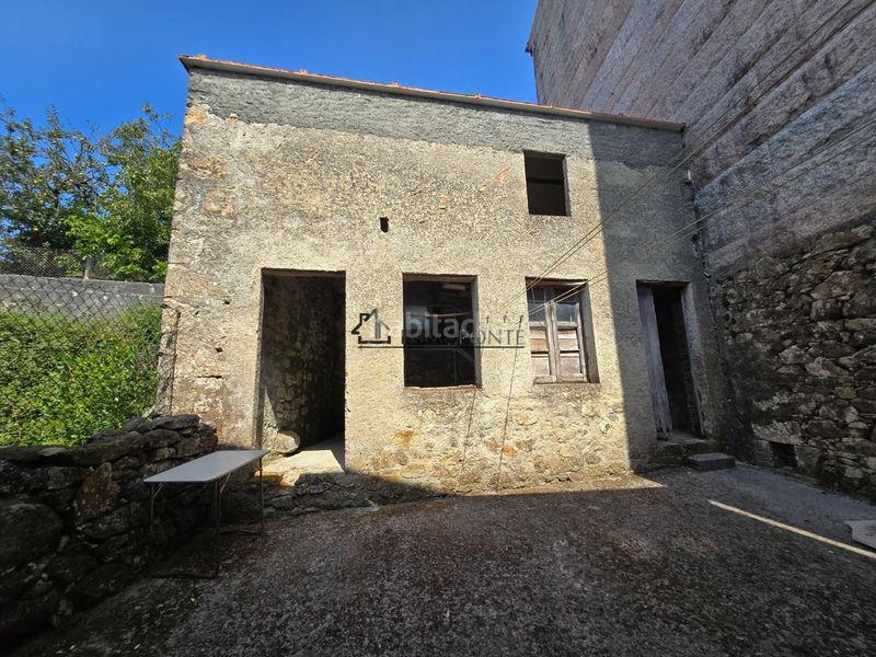 Foto fc0dd958-a76d-4edb-b25b-badfa8982208. Casa adossada a Forcarei