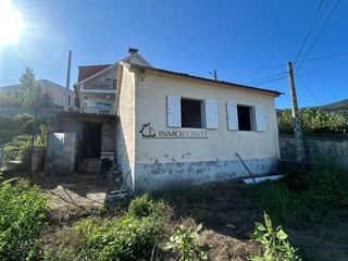 House in Combarro. Se vende casa independiente en chancelas  poio a solo 300 metros