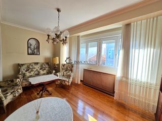 Flat in Estrada (A). Se vende amplio piso de 155 m útiles, situado en una tercera pla
