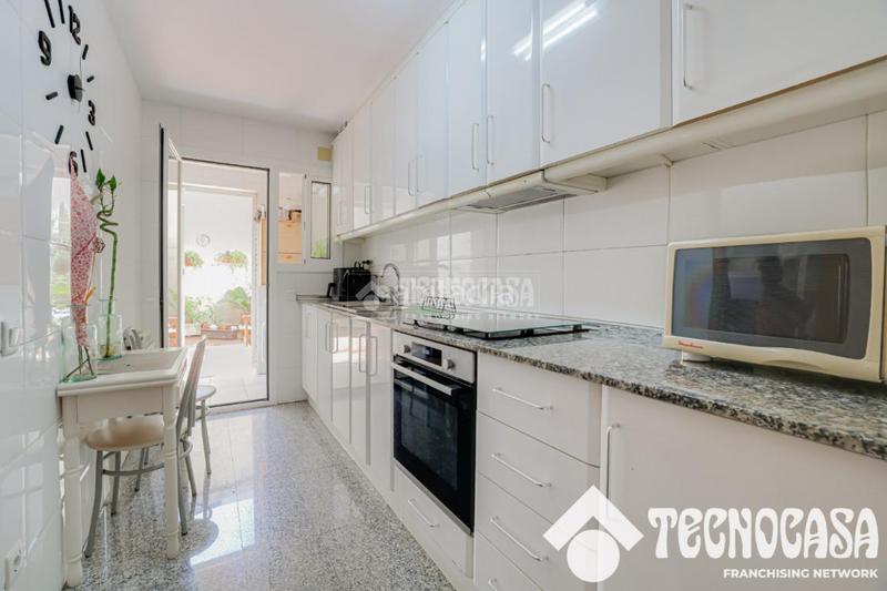 Foto c3540d32-2150-4cb5-a306-e5c8c8706bd6. Piso  en venta en Sants Barcelona