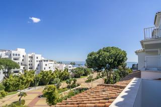 Apartament a Puerto Banús. Apartamento renovado con vistas al mar