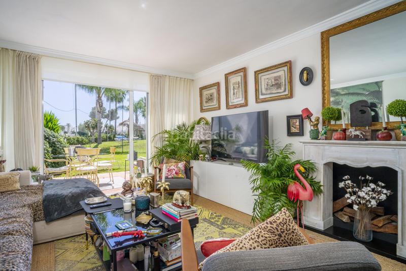 Foto 0f2cd327-b3cd-44a1-97aa-3f390a8b205a. Planta baja apartamento en planta baja en venta en azahara i ubicación privilegiada y primera línea de golf en Marbella
