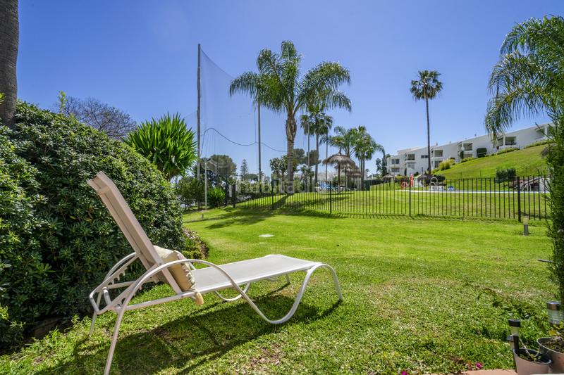 Foto a8212ceb-3c03-4b6c-81b5-6b93a113f348. Planta baja apartamento en planta baja en venta en azahara i ubicación privilegiada y primera línea de golf en Marbella