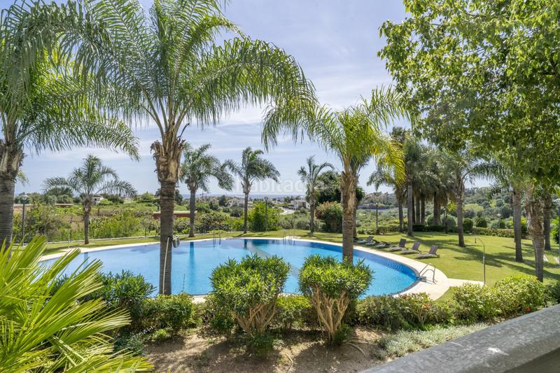 Foto 08facf1f-03aa-4e07-b028-3b42c7679bc4. Casa villa de lujo en urbanización prestigiosa en Marbella