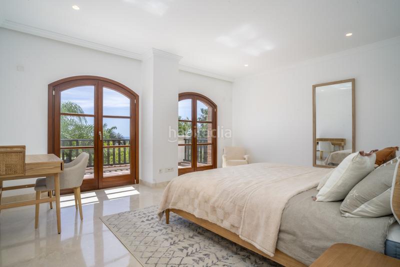Foto 4f99d755-44bc-412f-a610-26f406644e5e. Casa villa de lujo en urbanización prestigiosa en Marbella