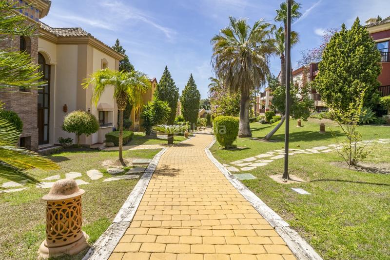 Foto 8928a333-70da-48ad-b775-bf2e980690ab. Casa villa de lujo en urbanización prestigiosa en Marbella