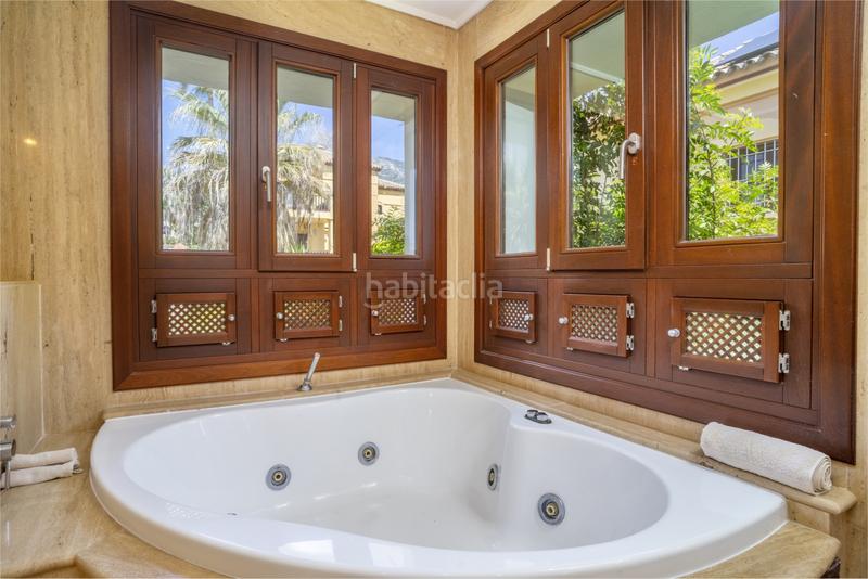 Foto 89e5fb0a-a819-471e-8e2c-bef7fde559a7. Casa villa de lujo en urbanización prestigiosa en Marbella