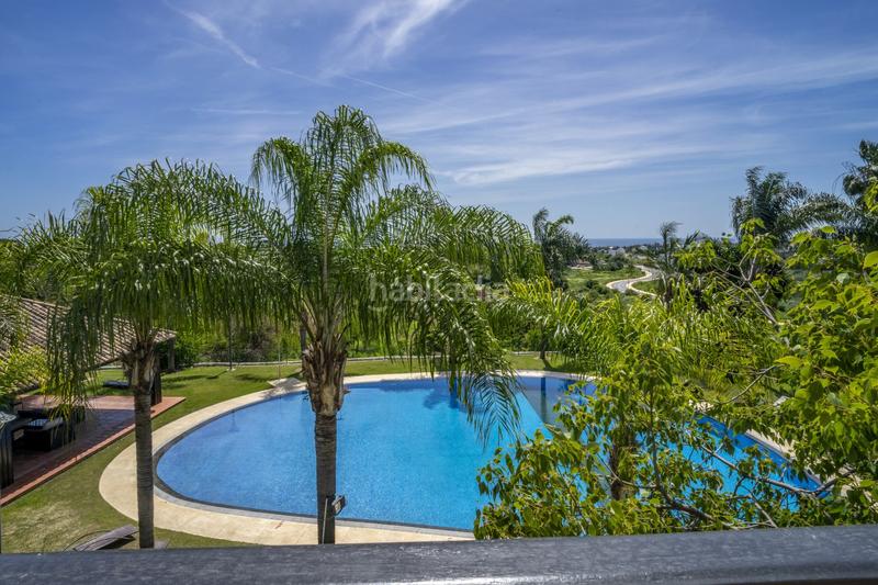 Foto 960cdd98-8c8e-4c40-b68c-7e1b5ad597a0. Casa villa de lujo en urbanización prestigiosa en Marbella