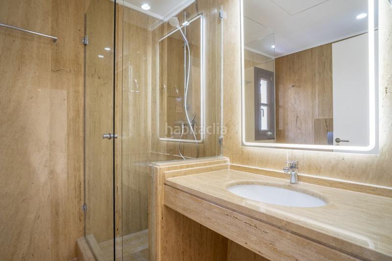 Foto ada83dd8-a5c2-4a7f-b925-ef274c4ceafe. Casa villa de lujo en urbanización prestigiosa en Marbella