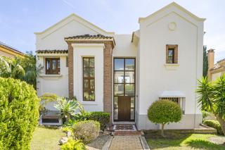Maison à Nagüeles Alto. Villa de lujo en urbanización prestigiosa