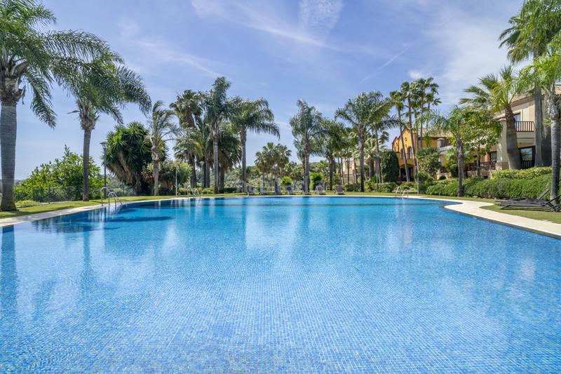 Foto c439ed3b-abf8-4a7b-b8ba-8c2df5e48e67. Casa villa de lujo en urbanización prestigiosa en Marbella