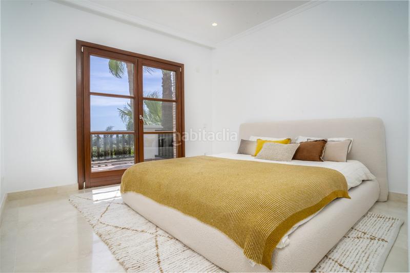 Foto d6225871-9e94-46e2-90f2-bd70efc75945. Casa villa de lujo en urbanización prestigiosa en Marbella